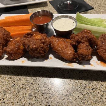Tap and Tavern - Buffalo wings tossed and with sauce on the side - New American Near Me - Burlingame, California
