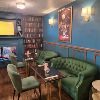 Sugar Tree Cafe - Sitting area - Cafes Near Me - Nutley, New Jersey