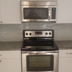 Precision Plus Installation - Glass Backsplash