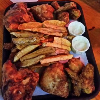 Manley's Tavern - Pubs Near Me - Crescent Lake, Oregon