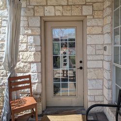 Eden's Corner Thrift Boutique - Front door