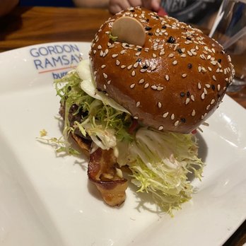 Gordon Ramsay Burger Las Vegas - Farmhouse burger I think.. - Burgers Near Me - Las Vegas, Nevada Gordon Ramsay Burger Las Vegas - Farmhouse burger I think.. - Burgers Near Me - Las Vegas, Nevada