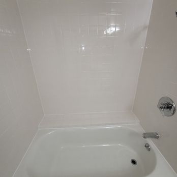 Oahu Tub Experts - No before picture but this is our LIKE NEW BATH! - Refinishing Services Near Me - Honolulu, Hawaii