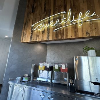 sweetgreen - Healthy Salads, Wraps, and Bowls - Drinks and utensils area - Salad Near Me - Sunnyvale, California sweetgreen - Healthy Salads, Wraps, and Bowls - Drinks and utensils area - Salad Near Me - Sunnyvale, California