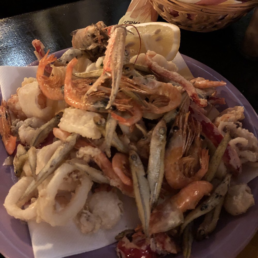 La Colonna - Mixed fried seafood platter - Italian Near Me - Venezia, AG La Colonna - Mixed fried seafood platter - Italian Near Me - Venezia, AG