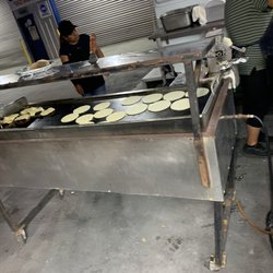 Tacos Los Carnales - Fresh tortillas