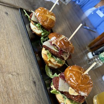 Oak & Stone - Beer Bar Near Me - Venice, Florida