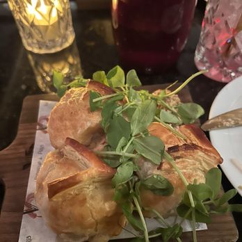 Vanderpump A Paris - Wellington Sliders - French Near Me - Las Vegas, Nevada Vanderpump A Paris - Wellington Sliders - French Near Me - Las Vegas, Nevada