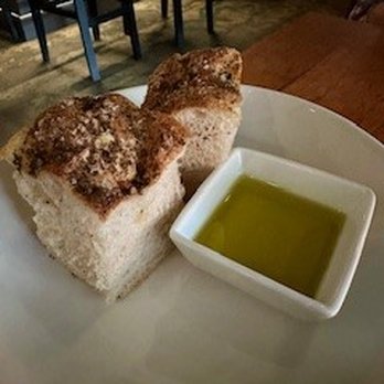 Louie - Fresh bread when we sat down - Italian Near Me - Clayton, Missouri Louie - Fresh bread when we sat down - Italian Near Me - Clayton, Missouri