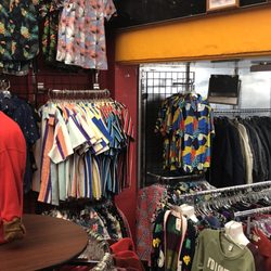 Ragstock - Tacky men shirts
