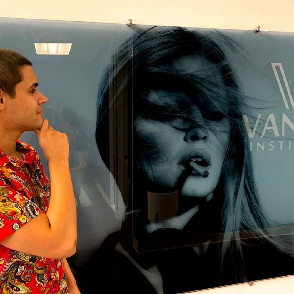 Vantis Institute - Great hair thinks alike - Hair Loss Centers Near Me - Newport Beach, California Vantis Institute - Great hair thinks alike - Hair Loss Centers Near Me - Newport Beach, California