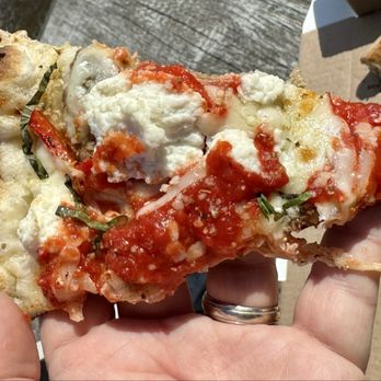 Brick & Basil Wood Fired Pizza - Mama Mia - Food Trucks Near Me - Yantic, Connecticut