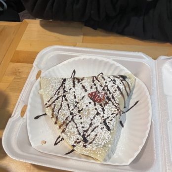 Crispy Crêpes Cafe - Strawberries and Nutella Crepe - Creperies Near Me - Boston, Massachusetts