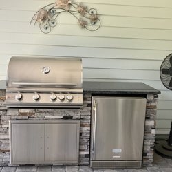 All American Handyman 24/7 - Assembled my outdoor kitchen with all its heavy parts. Beautiful work. Very professional