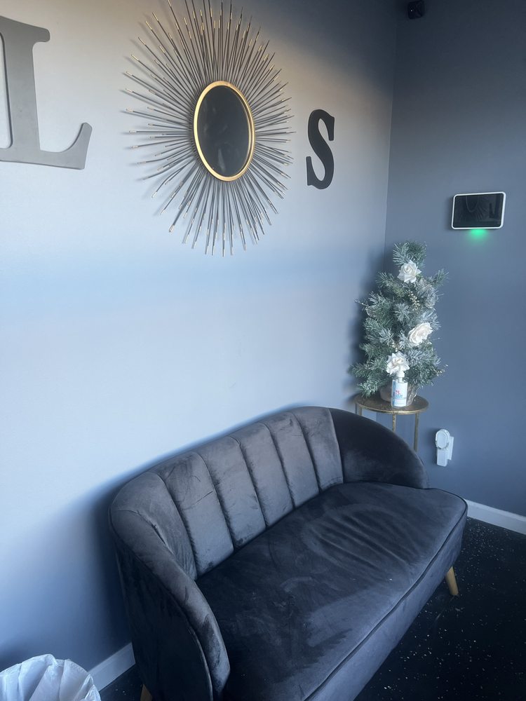 London Suites Logo