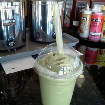 Gelayo - Green tea smoothie with boba - Ice Cream & Frozen Yogurt Near Me - Chico, California