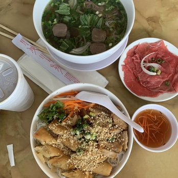Saigon's Restaurant - Large combination pho and vermicelli with spring rolls and bbq chicken - Vietnamese Near Me - Honolulu, Hawaii