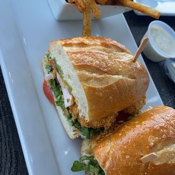 Georgia's Restaurant - Shrimp Po' Boy - Soul Food Near Me - Long Beach, California