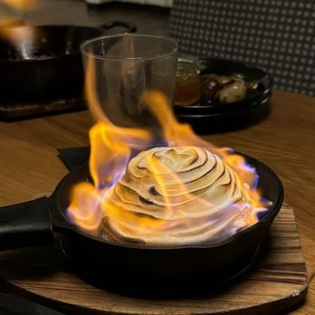 Bigfire - Rocky road ice cream cake - American Near Me - Orlando, Florida Bigfire - Rocky road ice cream cake - American Near Me - Orlando, Florida