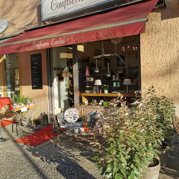 Confiserie Emilia - Januarsonne vor der Confiserie Emilia - Chocolatiers & Shops Near Me - Berlin, BE