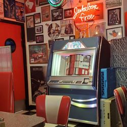 Rockin' Robyn's Diner