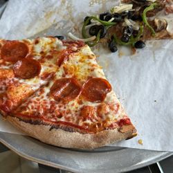 Ameci Pizza & Pasta - PIZZA