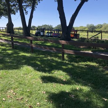 Royal Oak Farm Orchard - Fruits & Veggies Near Me - Harvard, Illinois