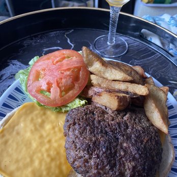 Donovan's Pub - The Classic Cheeseburger - Burgers Near Me - Woodside, New York Donovan's Pub - The Classic Cheeseburger - Burgers Near Me - Woodside, New York