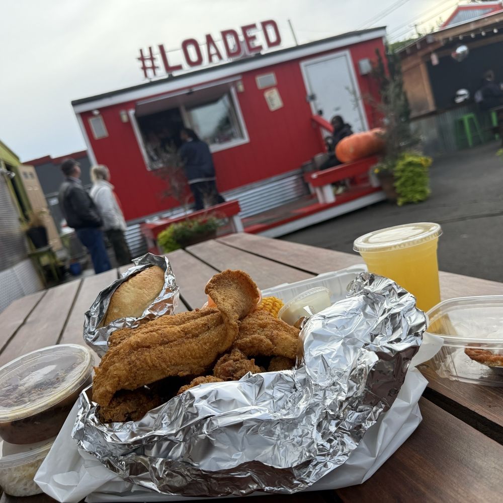 Kee's Loaded Kitchen - Chicken x fish plate all inclusive - Comfort Food Near Me - Portland, Oregon