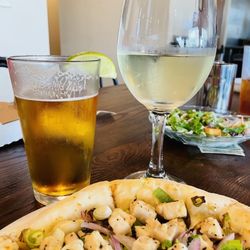 Gina's Cafe - Chicken gourmet pizza