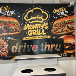 Momty’s Grill