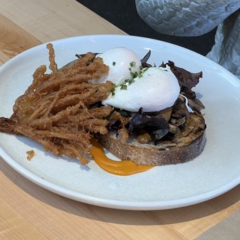 Catch 122 - Breakfast & Brunch Near Me - North Vancouver, British Columbia