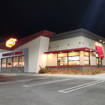 Denny's - Parking lot view - Breakfast & Brunch Near Me - Cathedral City, California