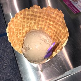 Nutella & peanuts on cone bowl Nutella & peanuts on cone bowl