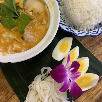 LaoTable - Red Curry Chicken - Laotian Near Me - San Francisco, California LaoTable - Red Curry Chicken - Laotian Near Me - San Francisco, California