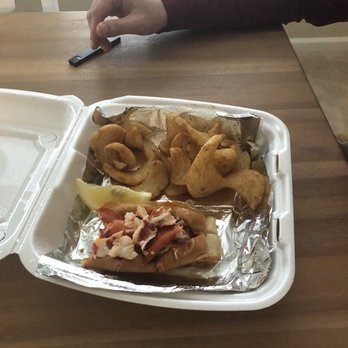 2 Forks Up - In Boston my boyfriend & I could share a lobster roll(for about the same price,$22). This time we both had 1 bite and ate cereal for dinner - American Near Me - Getzville, New York
