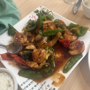 Golden Pavilion Restaurant - Shrimp Szechuan - Soup Near Me - Jupiter, Florida
