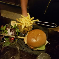 Ye Olde Kings Head - Chicken burger