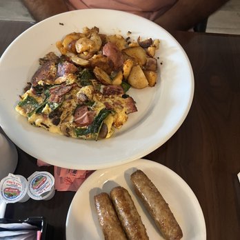 Brigantine Bistro - 9/25/22 - Turkey Bacon Omelette, Home Fries, and Turkey Sausage - New American Near Me - Brigantine, New Jersey