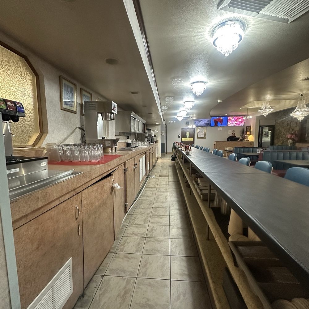 Buck Cafe Bar Restaurant & Lounge - Breakfast & Brunch Near Me - Bakersfield, California