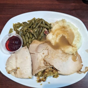 Perkins American Food - Turkey dinner, mashed potatoes, green beans and cranberry sauce. - Bakeries Near Me - Cincinnati, Ohio Perkins American Food - Turkey dinner, mashed potatoes, green beans and cranberry sauce. - Bakeries Near Me - Cincinnati, Ohio