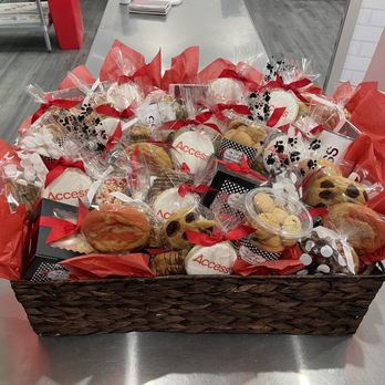 CurlyTop Baker - Custom Cookie Baskets - Bakeries Near Me - Henderson, Nevada