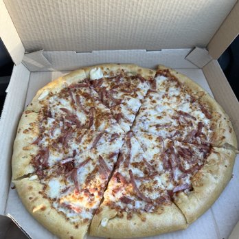 Pizza Hut - Stuffed crust pizza with ham. - Pizza Near Me - Sanford, Maine Pizza Hut - Stuffed crust pizza with ham. - Pizza Near Me - Sanford, Maine