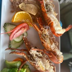 Dugarel Plays - Lobster with beans & veggies. Comes with delicious garlic butter and amazing pico de gallo