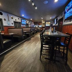 Two Brothers Bar - Inside dining area