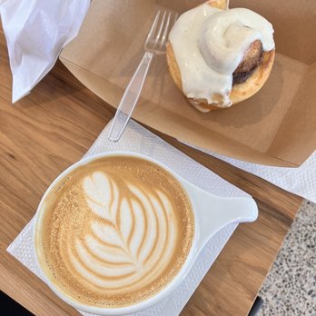 Berdena’s - Honey lavender latte and cinnamon roll - Coffee & Tea Near Me - Phoenix, Arizona