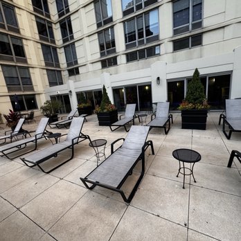 Courtyard by Marriott Chicago Downtown/River North - Hotels Near Me - Chicago, Illinois
