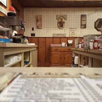Hometown Kitchen - Counter - Breakfast & Brunch Near Me - Somers, Connecticut