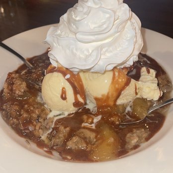 Alpine Tavern & Grill - apple crumble dessert - Sports Bars Near Me - Alpine, California