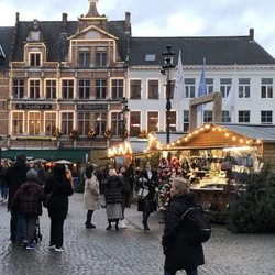 Bourgoensch Hof - Partial market view.